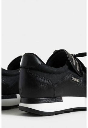 Zapatos Cordón Napoles 2.0 De Cuero Para Mujer Punteras En Contraste Zapatos Cordón Napoles 2.0 De Cuero Para Mujer Punteras En Contraste Negro 37 VÉLEZ