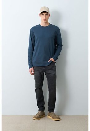 Camiseta Tejida Manga Larga Para Hombre Sabina Camiseta Tejida Manga Larga Para Hombre Sabina Azul Oscuro L VÉLEZ