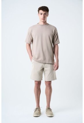 Bermuda Acacia En Drill Para Hombre Silueta Amplia Bermuda Acacia En Drill Para Hombre Silueta Amplia Crema 38 VÉLEZ