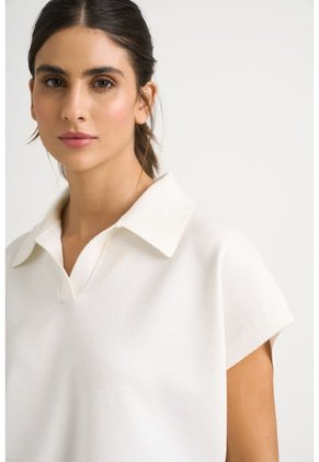 Polo Bora Tejida Para Mujer Silueta Boxy Polo Bora Tejida Para Mujer Silueta Boxy Crema S VÉLEZ