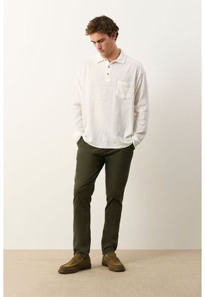 Camisa Semi-fitted Manga Larga Para Hombre Memoria Camisa Semi-fitted Manga Larga Para Hombre Memoria Crema S VÉLEZ