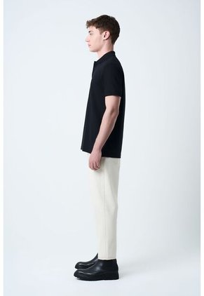 Polo Para Hombre Semi Fit Detalle Jacquard Polo Para Hombre Semi Fit Detalle Jacquard Negro XL VÉLEZ