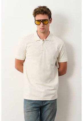Polo Para Hombre Semi Fit Detalle Jacquard Polo Para Hombre Semi Fit Detalle Jacquard Crema XS VÉLEZ