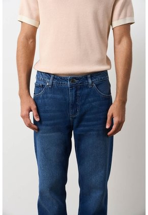 Jeans Fit Regular Para Hombre Summer Jeans Fit Regular Para Hombre Summer Azul Oscuro 34 VÉLEZ