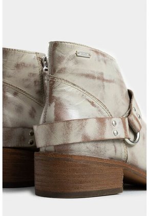 Botines Texanos Azúcar De Cuero Brush Off Para Mujer Detalle Estribo Botines Texanos Azúcar De Cuero Brush Off Para Mujer Detalle Estribo Arena 36 VÉLEZ