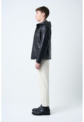 Chaqueta Belmont 2 De Cuero Liso Para Hombre Semi Ajustada Chaqueta Belmont 2 De Cuero Liso Para Hombre Semi Ajustada Negro M VÉLEZ