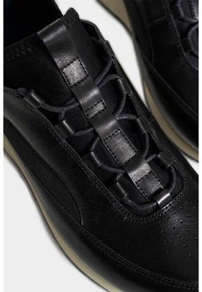 Tenis Neo 2 De Cuero Para Hombre Con Perforaciones Láser Tenis Neo 2 De Cuero Para Hombre Con Perforaciones Láser Negro 46 VÉLEZ