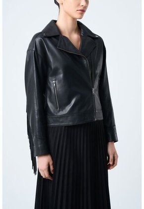 Chaqueta Lyra De Cuero Para Mujer Biker Flecos Chaqueta Lyra De Cuero Para Mujer Biker Flecos Negro XL VÉLEZ