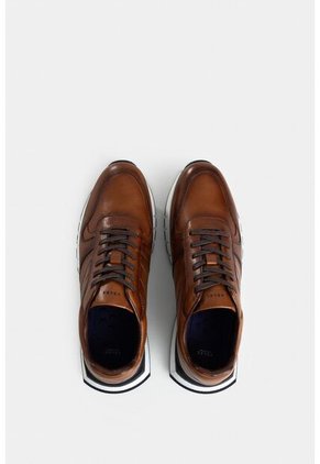 Tenis Iris De Cuero Para Hombre Costuras Laterales Tenis Iris De Cuero Para Hombre Costuras Laterales Miel 38 VÉLEZ