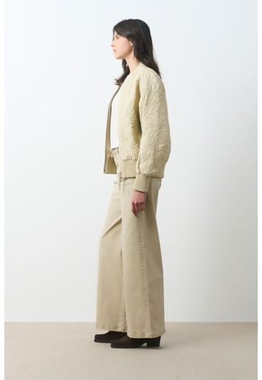 Bomber De Cuero Repujado Para Mujer Sira Bomber De Cuero Repujado Para Mujer Sira Beige XL VÉLEZ