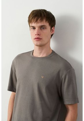 Camiseta Manga Corta Lerici Para Hombre Semi Fitted Camiseta Manga Corta Lerici Para Hombre Semi Fitted Gris Pistola M VÉLEZ