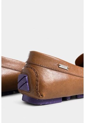 Mocasines Lyla De Cuero Para Mujer Hilo Contraste Mocasines Lyla De Cuero Para Mujer Hilo Contraste Miel 40 VÉLEZ