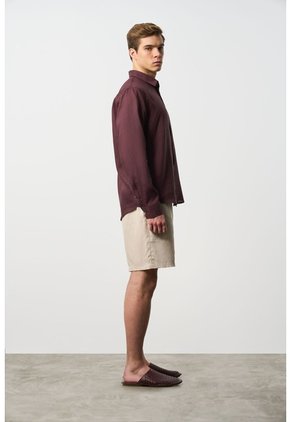 Camisa Manga Larga En Lino Para Hombre Silueta Semi Ajustada Camisa Manga Larga En Lino Para Hombre Silueta Semi Ajustada Vinotinto S VÉLEZ