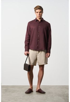 Camisa Manga Larga En Lino Para Hombre Silueta Semi Ajustada Camisa Manga Larga En Lino Para Hombre Silueta Semi Ajustada Vinotinto S VÉLEZ