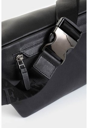 Riñonera Arezzo De Cuero Para Hombre Casual Riñonera Arezzo De Cuero Para Hombre Casual Negro VÉLEZ