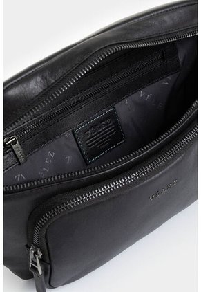 Riñonera Arezzo De Cuero Para Hombre Casual Riñonera Arezzo De Cuero Para Hombre Casual Negro VÉLEZ