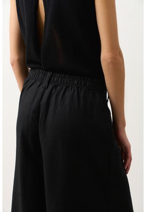 Pantalón Palazzo Lyra Para Mujer Tiro Alto Pantalón Palazzo Lyra Para Mujer Tiro Alto Negro 10 VÉLEZ