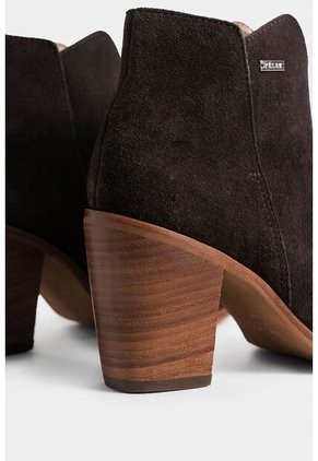 Botines Tacón Pistia De Cuero Gamuza Para Mujer Corte Asimétrico Botines Tacón Pistia De Cuero Gamuza Para Mujer Corte Asimétrico Cafe 37 Vélez