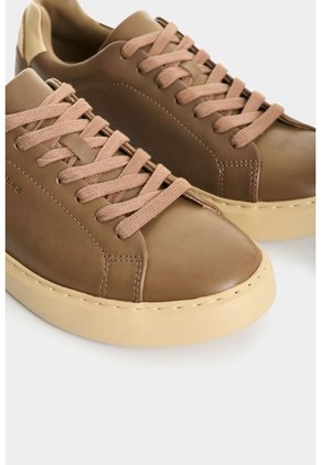 Tenis Cabernet 2.0 En Cuero Para Hombre Tenis Cabernet 2.0 En Cuero Para Hombre Tabaco 41 VÉLEZ