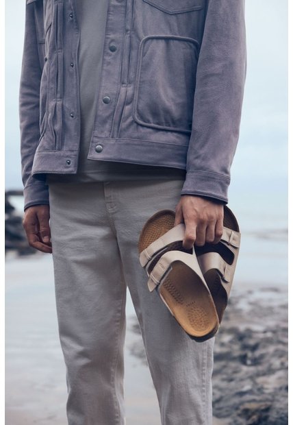 Sandalia Yucatán De Cuero Para Hombre Detalle Contraste Sandalia Yucatán De Cuero Para Hombre Detalle Contraste Arena 45 VÉLEZ