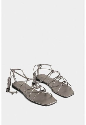 Sandalia Plana Mentha De Cuero Para Mujer Capellada Anudada Sandalia Plana Mentha De Cuero Para Mujer Capellada Anudada Plata 40 VÉLEZ