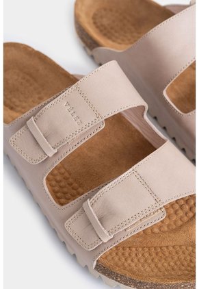 Sandalia Yucatán De Cuero Para Hombre Detalle Contraste Sandalia Yucatán De Cuero Para Hombre Detalle Contraste Arena 45 VÉLEZ