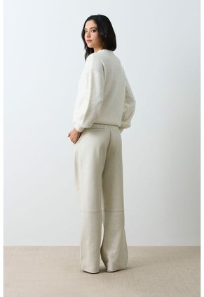 Sweater Tejido Oversized Para Mujer Nácar Sweater Tejido Oversized Para Mujer Nácar Crema M VÉLEZ