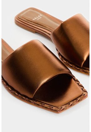 Sandalia Plana De Cuero Para Mujer Aurora Sandalia Plana De Cuero Para Mujer Aurora Bronce 37 VÉLEZ