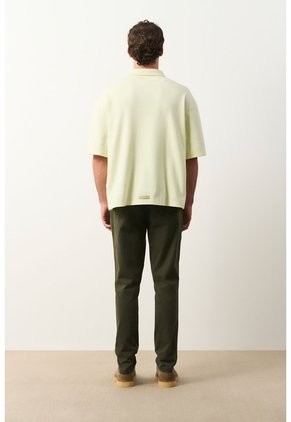 Polo Cropped En Algodón Para Hombre Primavera Polo Cropped En Algodón Para Hombre Primavera Amarillo Limon L VÉLEZ