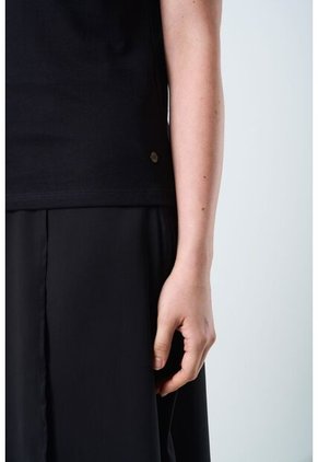 Camiseta Manga Corta Para Mujer Bolsillo Cuero Camiseta Manga Corta Para Mujer Bolsillo Cuero Negro L VÉLEZ