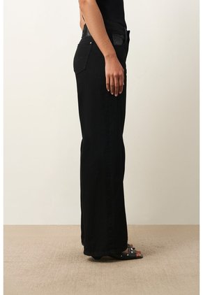 Jean Confort Silueta Barrel Para Mujer Luma Jean Confort Silueta Barrel Para Mujer Luma Negro 14 VÉLEZ