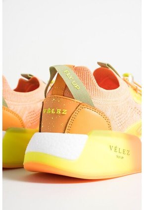 Tenis Fly Up Freedom De Textil Y Cuero Para Mujer Detalles Neón Tenis Fly Up Freedom De Textil Y Cuero Para Mujer Detalles Neón Naranja 35 Vélez