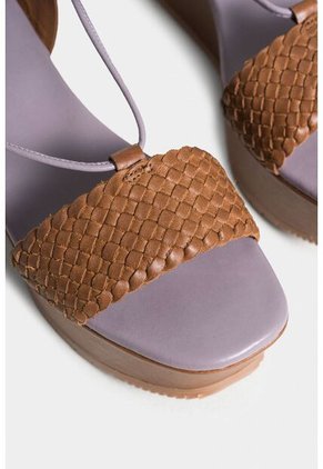 Sandalia Plataforma Caval 2.0 De Cuero Para Mujer Amarre Al Talón Sandalia Plataforma Caval 2.0 De Cuero Para Mujer Amarre Al Talón Miel 40 Vélez