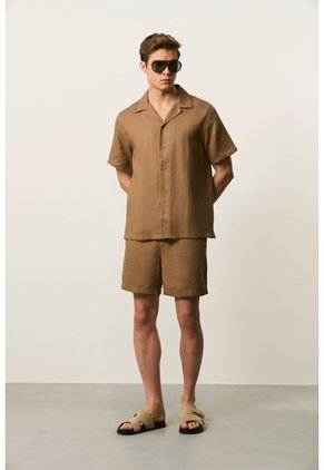 Camisa Manga Corta En Lino Para Hombre Málaga Camisa Manga Corta En Lino Para Hombre Málaga Tabaco XL VÉLEZ