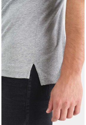 Camiseta Perú Cuello Redondo Para Hombre Basica Jersey Gris Camiseta Perú Cuello Redondo Para Hombre Basica Jersey Gris XX Vélez
