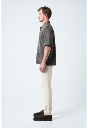 Pantalón Chino Italo Para Hombre Semifitted Pantalón Chino Italo Para Hombre Semifitted Crema 36 VÉLEZ