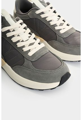 Tenis De Lona Y Cuero Gamuzado Para Hombre Stone 2 Tenis De Lona Y Cuero Gamuzado Para Hombre Stone 2 Gris 38 VÉLEZ