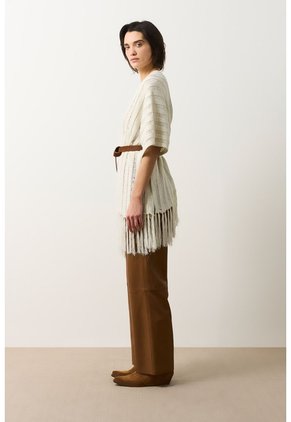 Cárdigan Tipo Poncho Tejido Para Mujer Quena Cárdigan Tipo Poncho Tejido Para Mujer Quena Crema M VÉLEZ