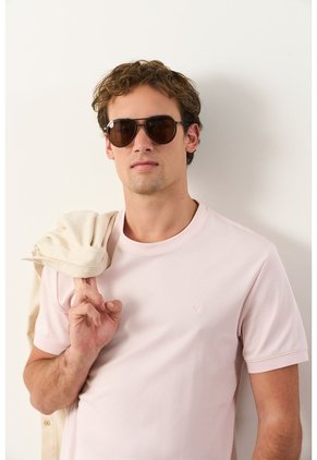 Camiseta Micropima Arizona Para Hombre Semi Ajustada Camiseta Micropima Arizona Para Hombre Semi Ajustada Natural M VÉLEZ