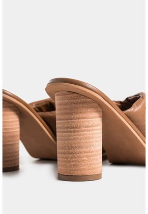 Sandalia Tacón Mawi De Cuero Para Mujer Tiras Abombadas Sandalia Tacón Mawi De Cuero Para Mujer Tiras Abombadas Miel 38 VÉLEZ