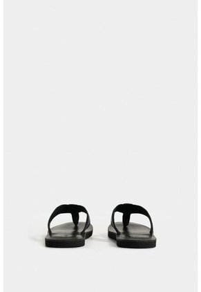 Sandalia Plana Alfil 2 De Cuero Para Hombre Capellada En Reata Sandalia Plana Alfil 2 De Cuero Para Hombre Capellada En Reata Negro 40 VÉLEZ