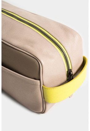 Organizador De Viaje Monogram De Cuero Y Lona Para Hombre Clisé En Alto Relieve Organizador De Viaje Monogram De Cuero Y Lona Para Hombre Clisé En Alto Relieve Arena Vélez