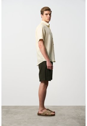 Camisa En Lino Manga Corta Siena Para Hombre Camisa En Lino Manga Corta Siena Para Hombre Amarillo XS VÉLEZ