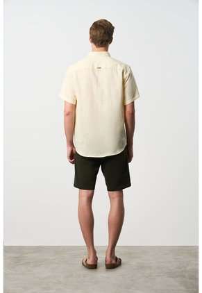 Camisa En Lino Manga Corta Siena Para Hombre Camisa En Lino Manga Corta Siena Para Hombre Amarillo XS VÉLEZ