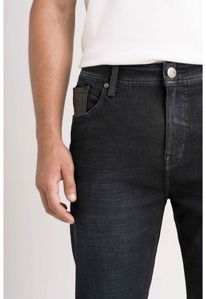 Jean Zafiro Blue 2 Silueta Semi Fitted Para Hombre Efecto Semi Encerado Jean Zafiro Blue 2 Silueta Semi Fitted Para Hombre Efecto Semi Encerado Azul 34 Vélez