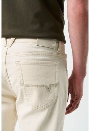 Jean Bota Recta Encerado Para Hombre Astra Jean Bota Recta Encerado Para Hombre Astra Crema 32 VÉLEZ