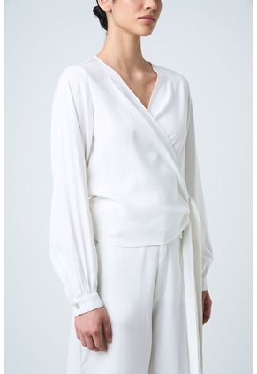 Camisa Iris Silueta Wrap Para Mujer Amarre En Costado Camisa Iris Silueta Wrap Para Mujer Amarre En Costado Crema L VÉLEZ