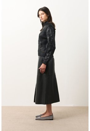 Sweater Tejido De Cuello Alto Para Mujer Nacarina Sweater Tejido De Cuello Alto Para Mujer Nacarina Negro S VÉLEZ