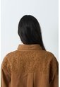 Chaqueta Aguamarina De Tela Para Mujer Bordados En Gamuza Chaqueta Aguamarina De Tela Para Mujer Bordados En Gamuza Miel L VÉLEZ de Vélez