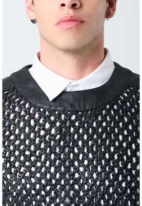 Camisilla Orion De Cuero Para Hombre Tejida Camisilla Orion De Cuero Para Hombre Tejida Negro L VÉLEZ